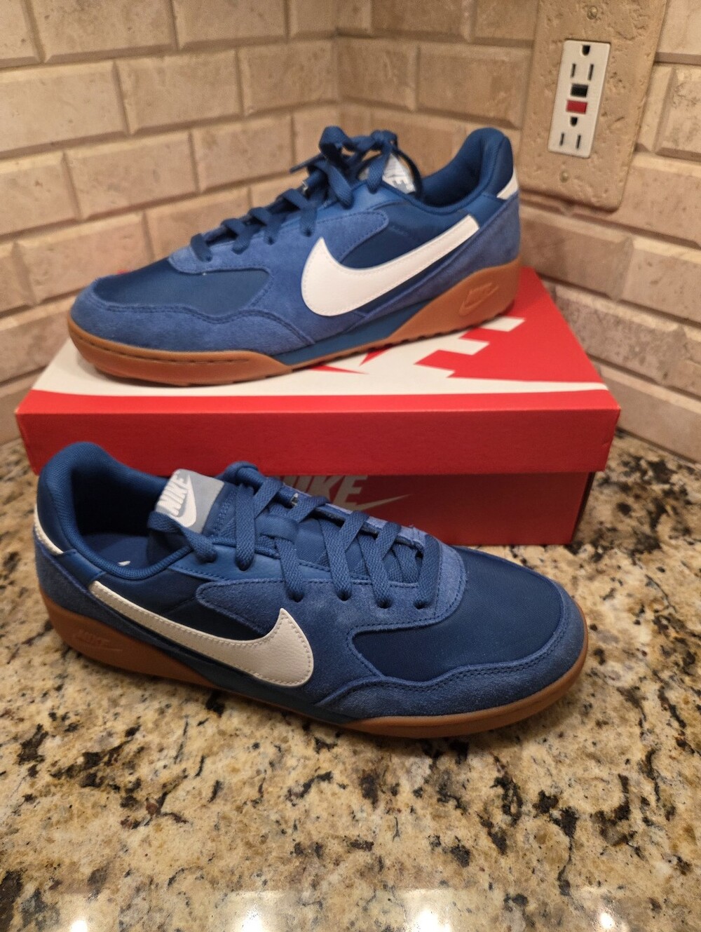 Nike Terra Manta Blue/White Gum Sole Sneakers Men 10/Women 11.5 NIB